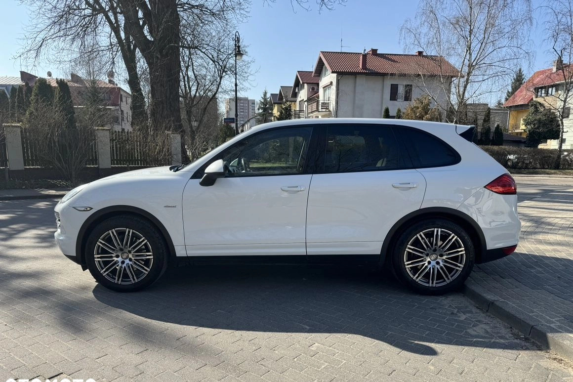 Porsche Cayenne cena 94900 przebieg: 203500, rok produkcji 2012 z Warszawa małe 154